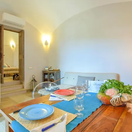 1 Bedroom Cozy In Διαμέρισμα Massa Lubrense