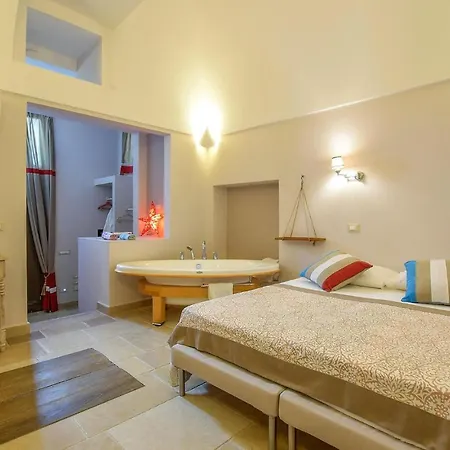 1 Bedroom Cozy In *